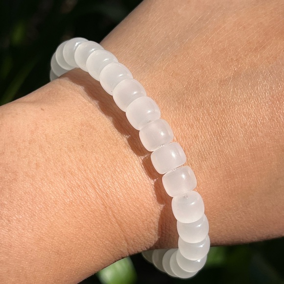 8mm stretchable white agate‎ barrel shape bracelet - Picture 1 of 8